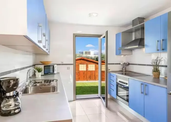 Pina 20 * Cala'N Bosch (Menorca)